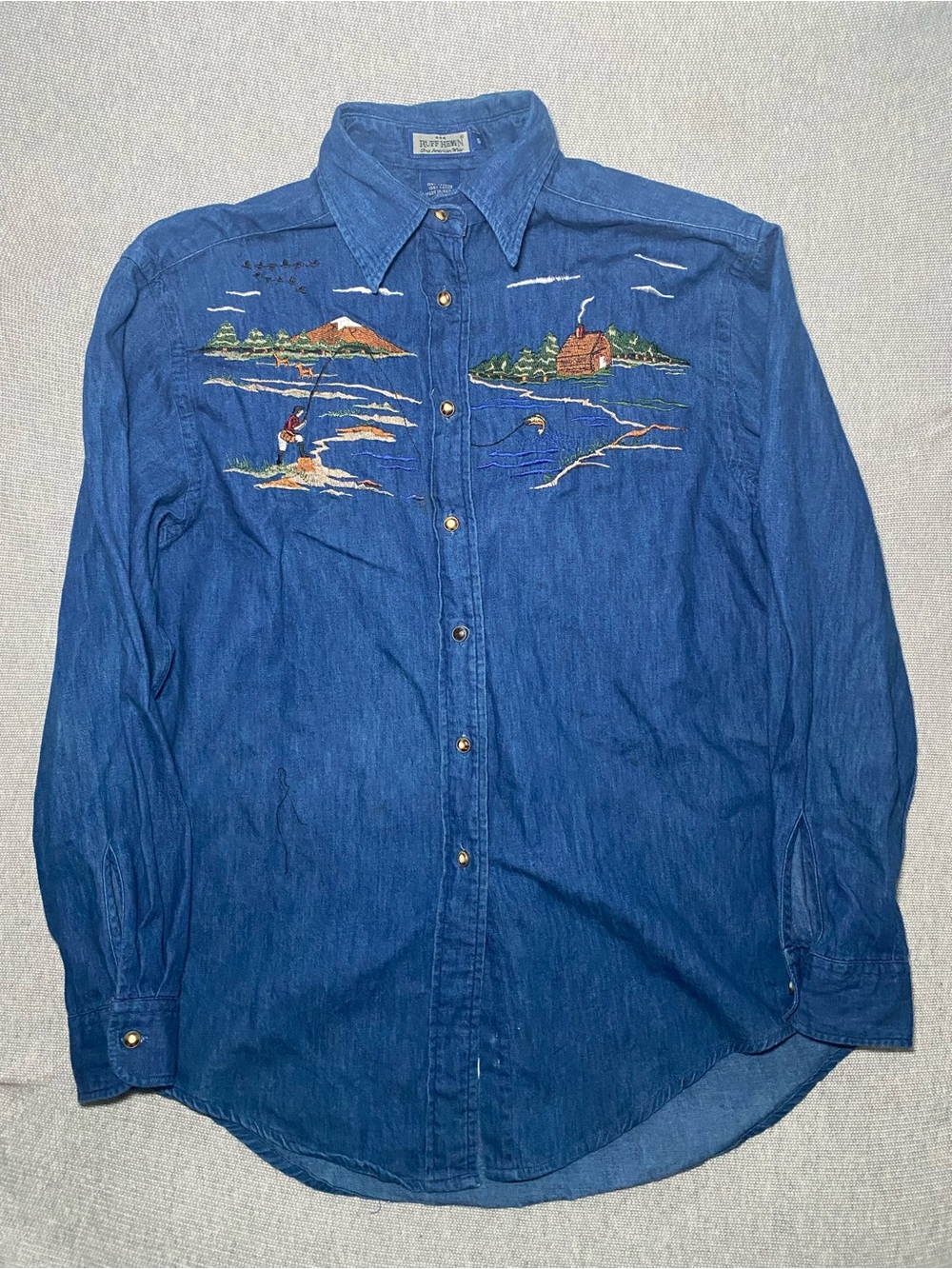 Ruff Hewn Vintage Blue Denim Embroidered Scenic Fishing Shirt Size Small